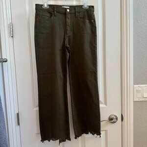 NWOT SNEAK PEEK WOMANS JEANS MIDRISE STRAIGHT LEG OLIVEGREEN FRAYED HEM SZ 7/W28
